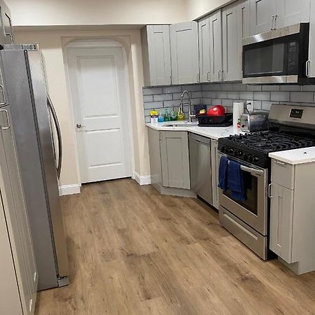 Private Room In South Philly Near Arenas! Philadelphia Bagian luar foto