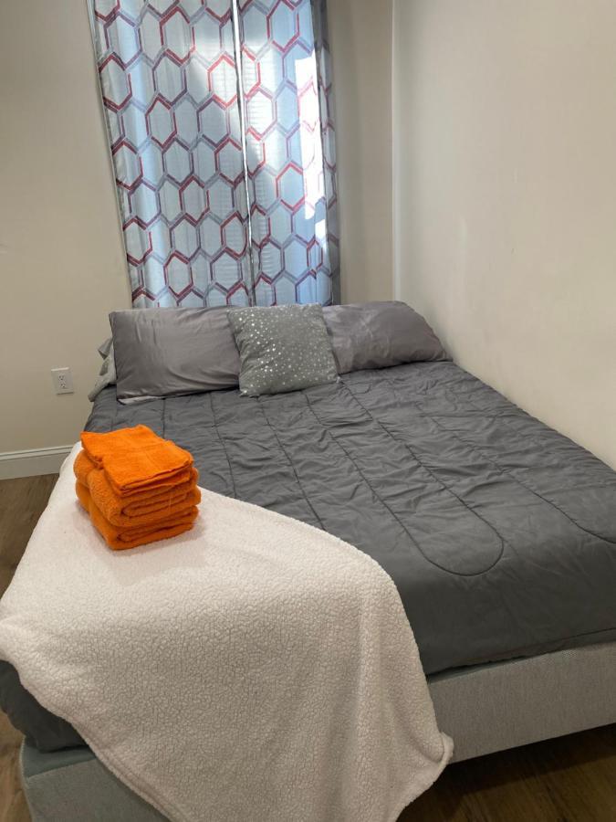 Private Room In South Philly Near Arenas! Philadelphia Bagian luar foto