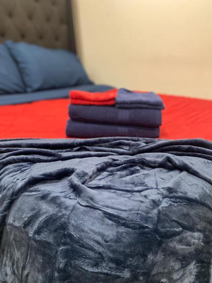 Private Room In South Philly Near Arenas! Philadelphia Bagian luar foto